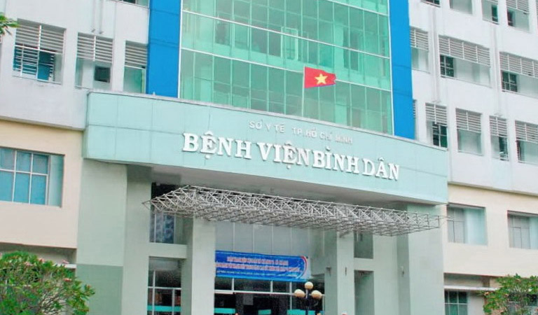 khám đau lưng ở bệnh viện bình dân