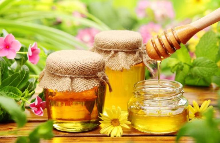 Mật ong có tác dụng tốt trong việc hỗ trợ chữa viêm đại tràng