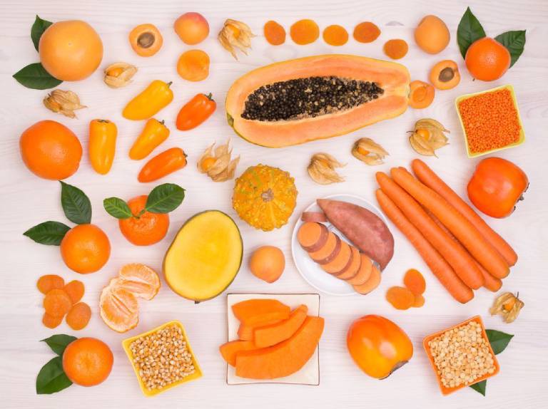 Beta-carotene có nhiều trong các loại trái cây, rau quả có màu cam và vàng